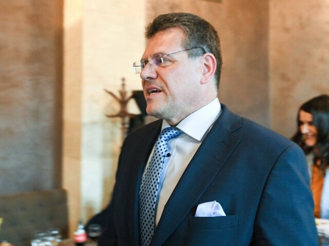 Vláda schválila nomináciu Šefčoviča za člena Európskej komisie
