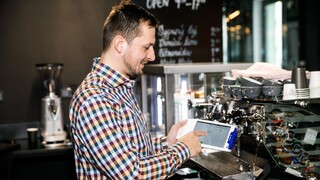 Poslanci hlasovali o eKase, podnikateľom tak skoro pokuty nehrozia