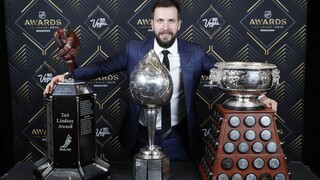NHL: Kučerov ovládol hokejový galavečer, získal Hartovu trofej