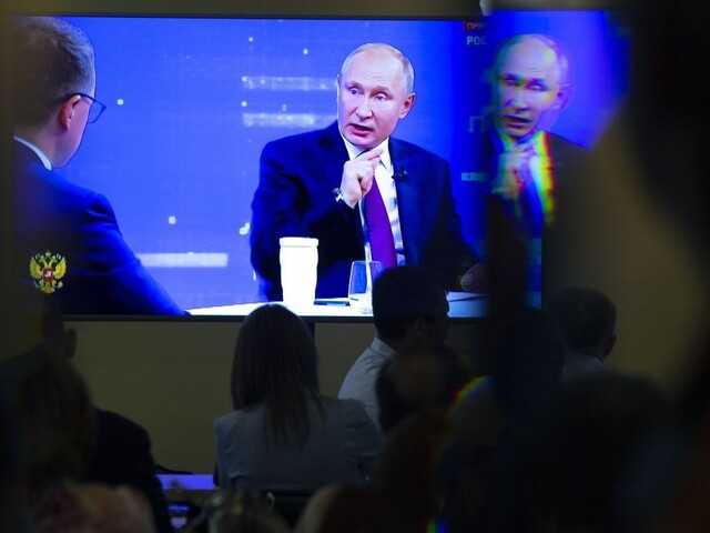 Putin odpovedal na otázky občanov, sťažovali sa na slabé platy