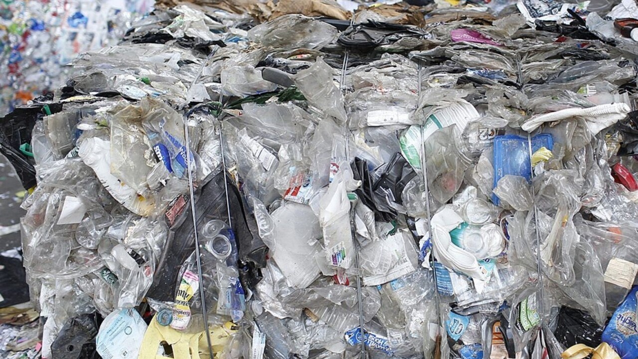 Recyklátori bijú na poplach, chýbajú kapacity pre milióny ton odpadu