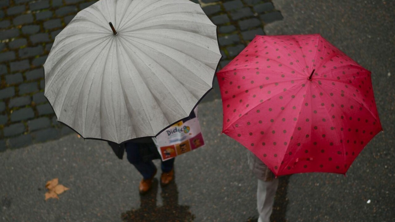 Búrky na Slovensku hrozia naďalej. Oznámili, kedy zrážky ustanú
