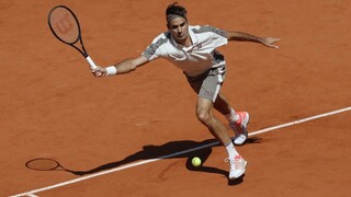 Federer na turnaji ATP postúpil, Osaková na WTA prekvapivo končí