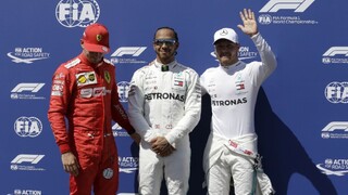 Pole-station vo Francúzsku získal Hamilton, za ním je Bottas