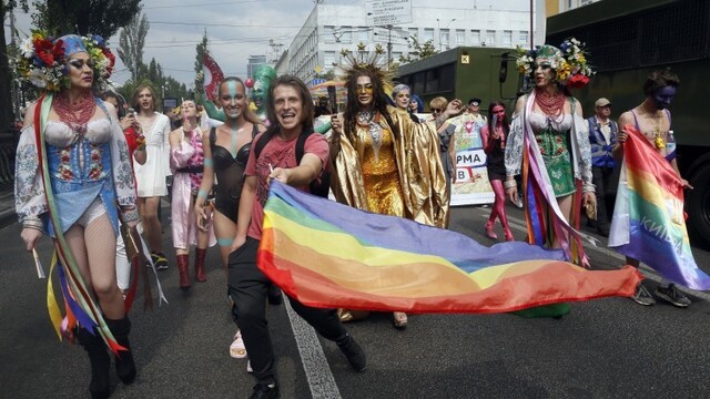 ukraine-gay-pride-07891-ee30137d23364ab0b2bc6334d29cddba_ac1100ae-6342-3c46.jpg