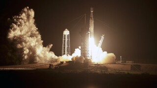 Raketa SpaceX úspešne odštartovala, vynesie desiatky družíc