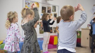 Päťročné deti pôjdu povinne do škôlky, schválili novelu zákona
