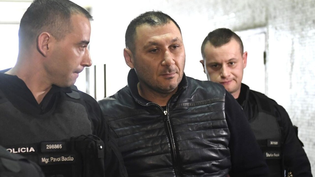 Vadalovu spoločníčku zbavili v dopravnom podniku funkcie