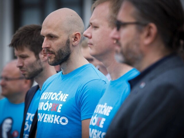 Smer minul na kampaň takmer milión, progresívci boli šetrnejší