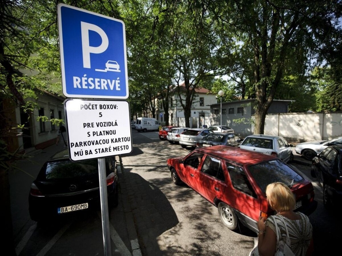 Neférová? Exprimátor Bratislavy sa pustil do parkovacej politiky