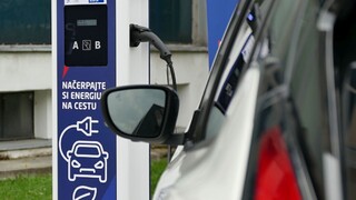 Obce budú môcť žiadať o peniaze na nabíjacie stanice pre elektromobily
