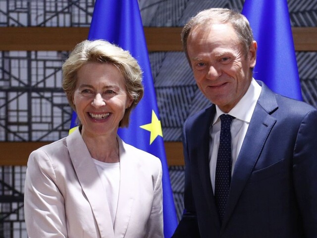Tusk loboval za Leyenovú, chce rodovú vyváženosť na vedúcich postoch