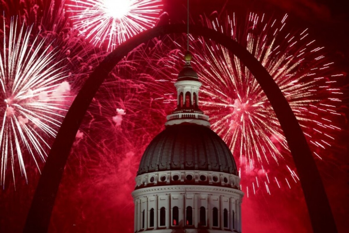 july-fourth-missouri-30151-2bd6cb52919e4a8aa789b64d0753a047_7ad560fb.jpg