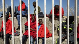 Trasa z Líbye je čoraz zložitejšia, migranti to skúšajú cez Gibraltár
