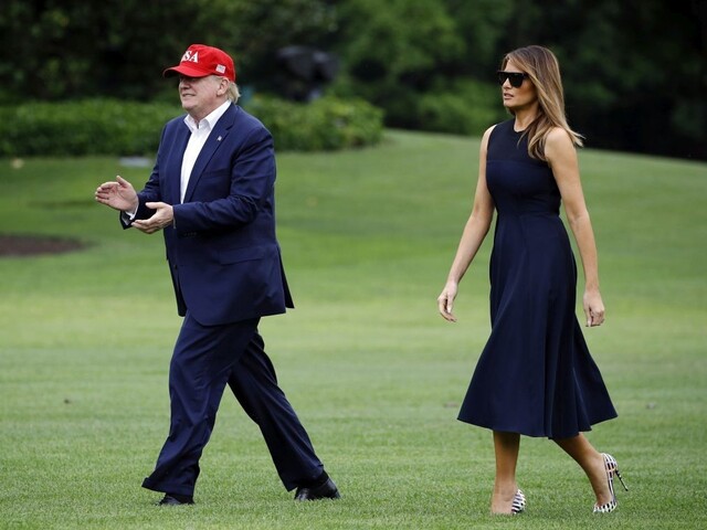 Trumpovej žene odhalili v rodisku sochu, vraj pripomína Šmolinku