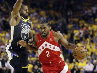 LA skladá hviezdny tím, posilniť by ho mal Kawhi Leonard