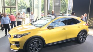 Nová Kia Xceed naživo, BMW M850i a test elektrickej kolobežky