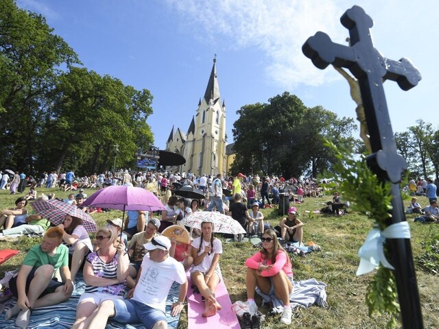 Mariánska púť vyvrcholila omšou, prišlo takmer pol milióna ľudí