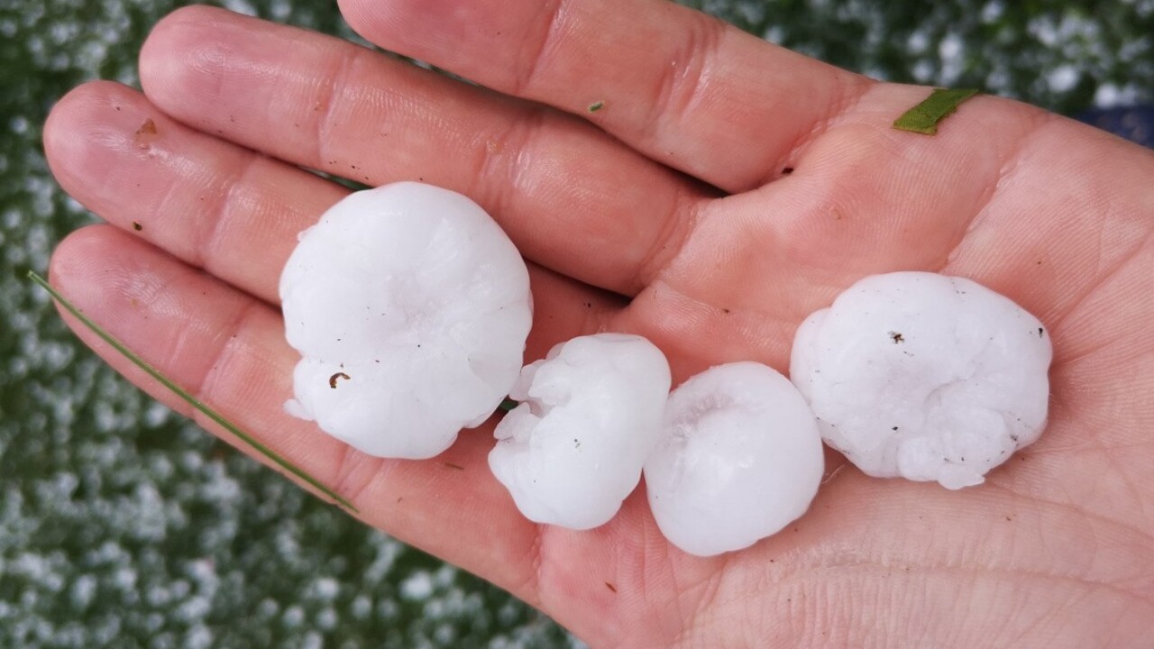 Východom sa prehnala supercela, padali aj päťcentimetrové krúpy