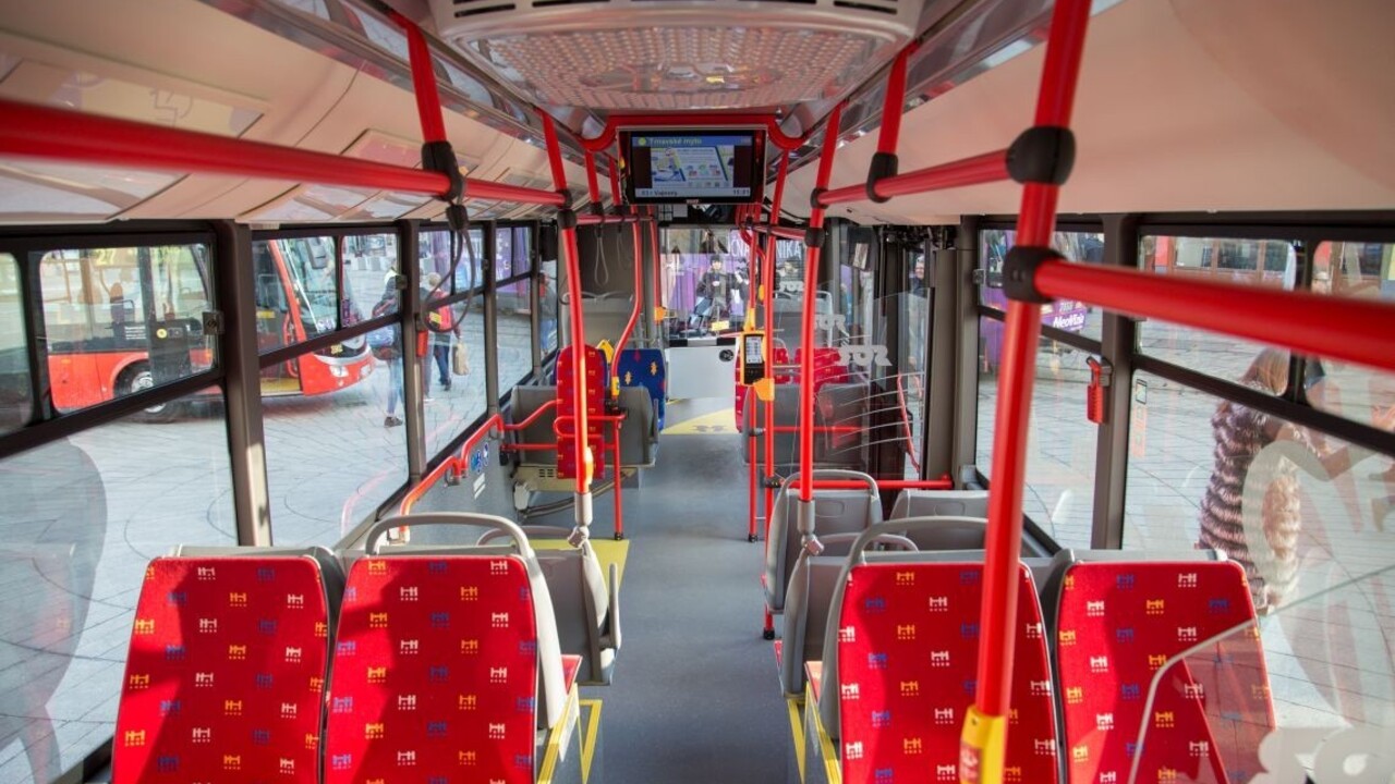 Bratislava kúpila elektrobusy za milióny. Majú výhody i nevýhody