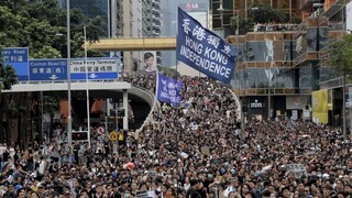 Sporný zákon je mŕtvy, v Hongkongu chcú v protestoch pokračovať
