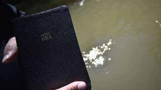 Biblia sa môže pre Trumpove clá stať nedostatkovým tovarom