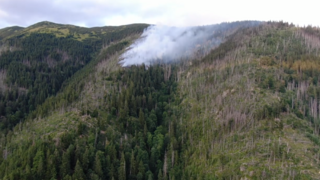 Veľký požiar na Horehroní majú hasiči pod kontrolou