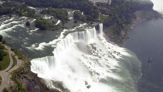 Muža strhla voda do Niagarských vodopádov. Padal 57 metrov