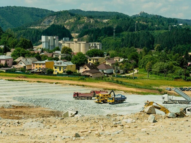 Talianom doplatíme viac, tvrdia matovičovci o stavbe D1 Višňové