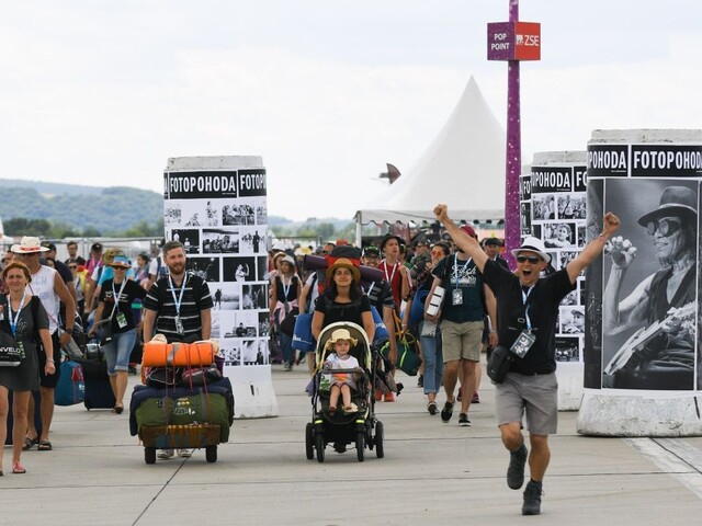 Odštartoval festival Pohoda, pred bránami čakalo množstvo ľudí