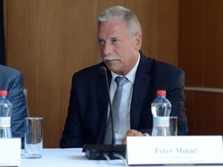 Pribudli odsúdení v kauze futbalovej korupcie, priznal sa primátor Tisovca