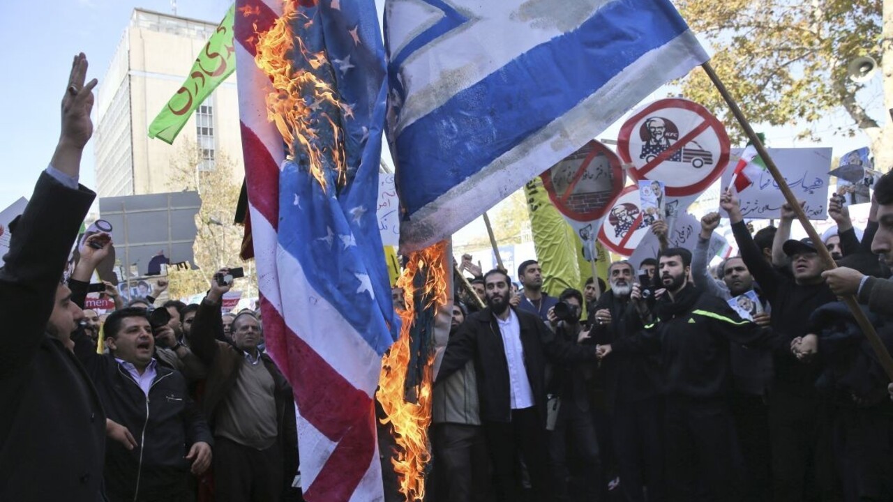 Irán by vo vojne s USA zúrivo zbombardoval aj Izrael, varuje šéf Hizballáhu