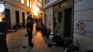 Rozhodnú o osude chuligánov, ktorí demolovali centrum Bratislavy