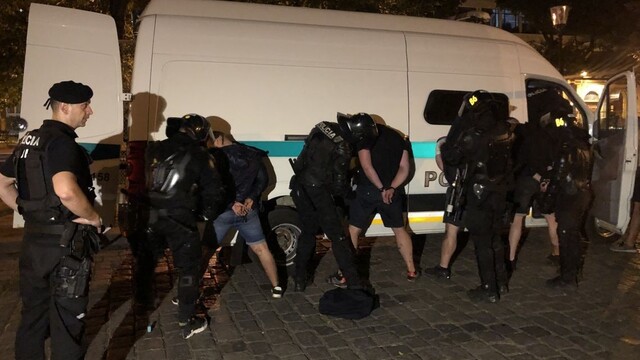 Chuligáni z centra už sedia na súde, očakáva sa dlhé zasadnutie