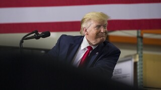 Trump sa pustil do kongresmaniek, posiela ich do rodných krajín