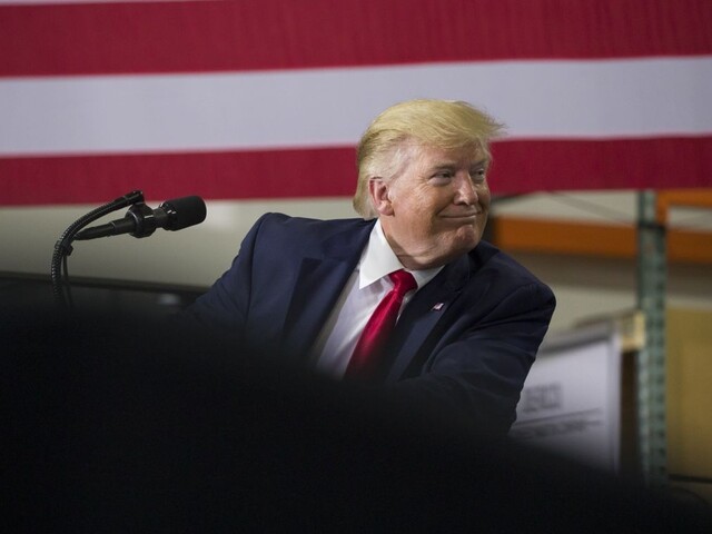 Trump sa pustil do kongresmaniek, posiela ich do rodných krajín