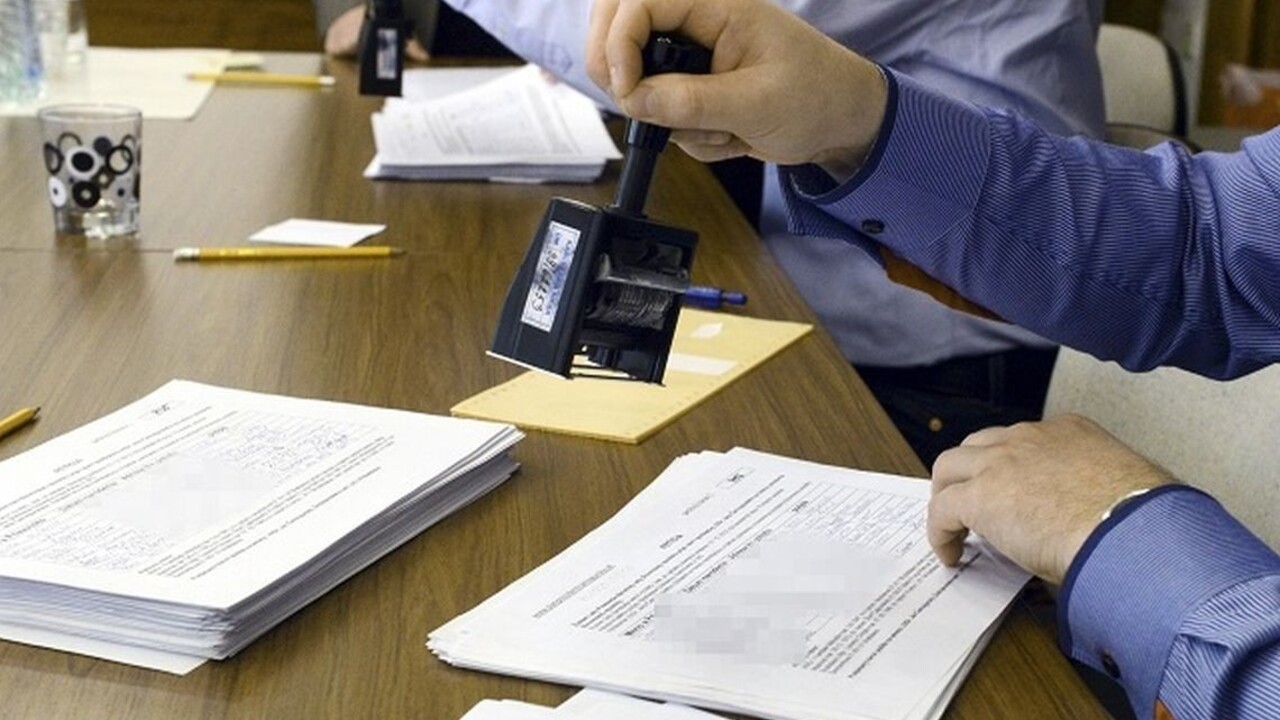 Psychologička rozdávala pečiatky, čelí obvineniu z korupcie