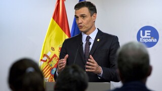 Španielsku hrozia predčasné voľby, premiér Sánchez ohlásil krach