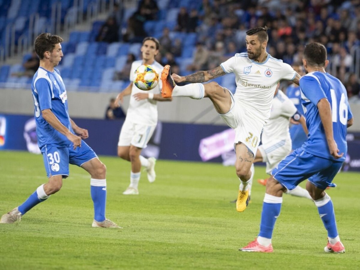 Od postupu ich delili sekundy. O osude Slovanu rozhodli penalty