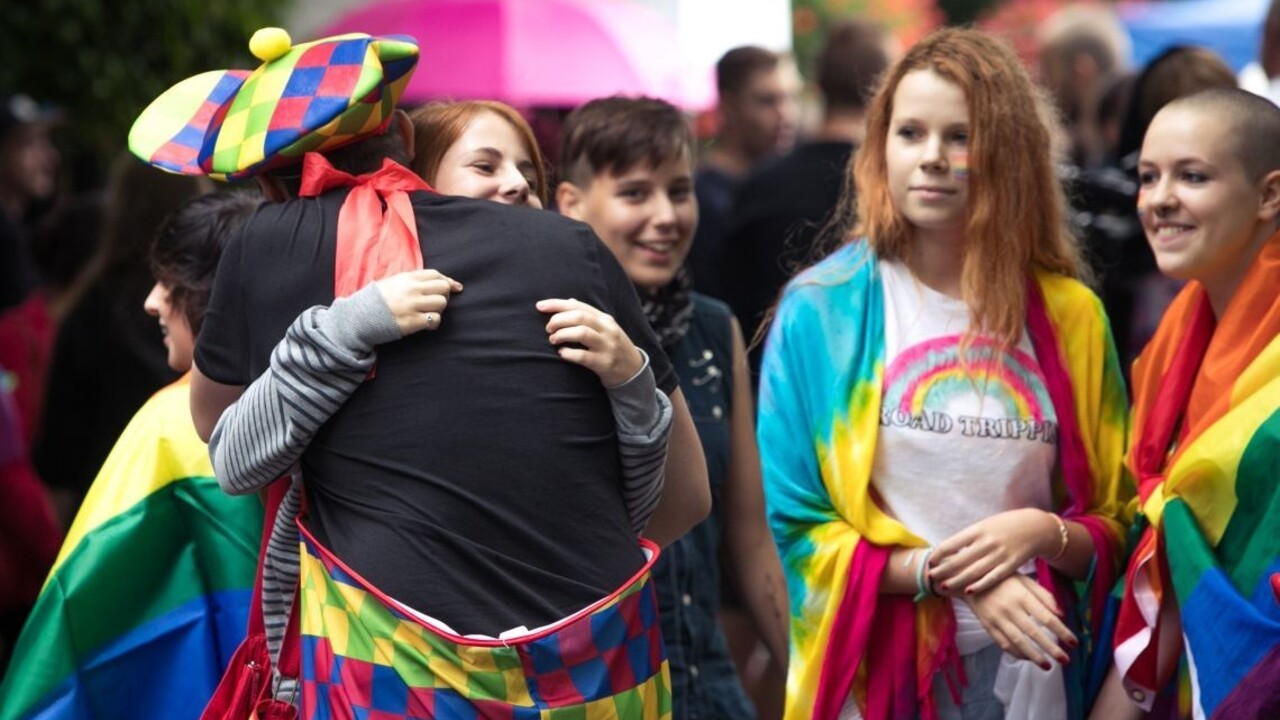 Bratislavu paralyzujú pochody. S čím treba v centre počítať