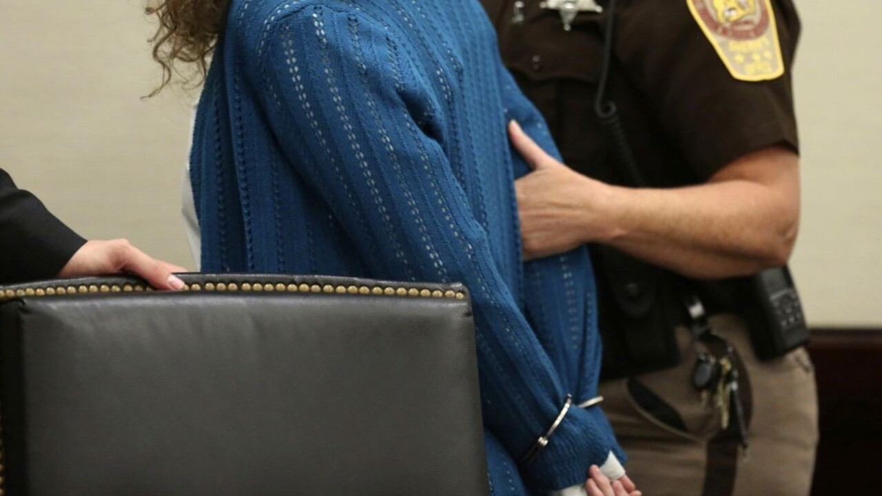 Žena zastrelila svoje malé dcéry, trestu smrti sa však vyhne