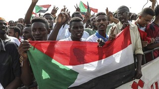 V Sudáne si uctili obete revolúcie. Počas protestov zomrelo 246 ľudí