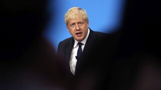 Ministri hrozia odchodom z vlády, ak sa premiérom stane Johnson
