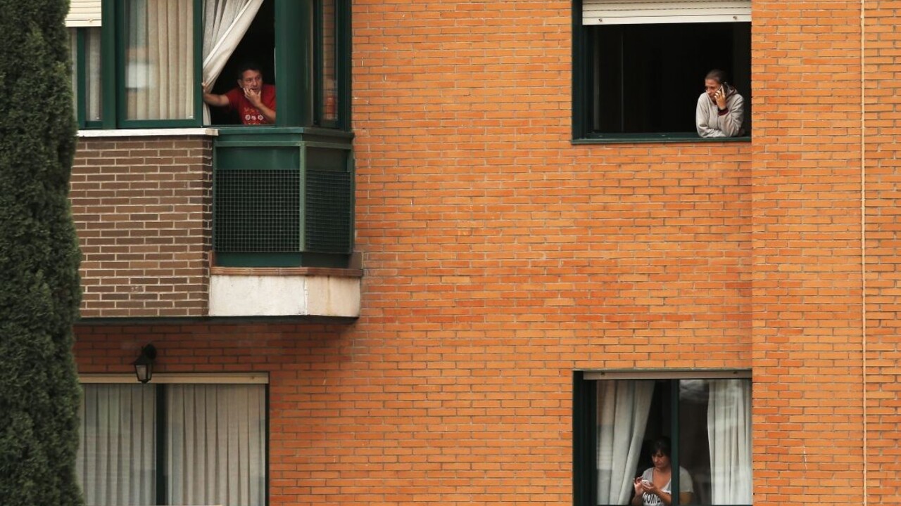 Mladí v prieskume prezradili, koho by nechceli mať za suseda