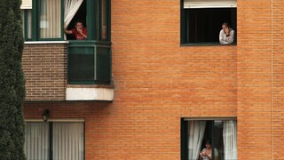 Mladí v prieskume prezradili, koho by nechceli mať za suseda