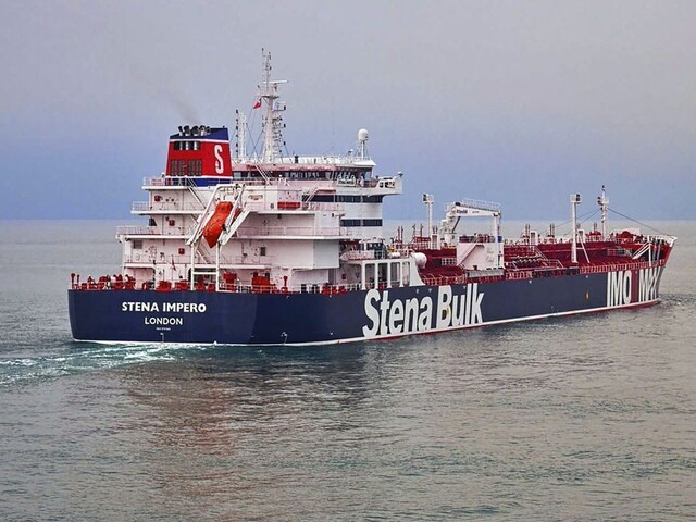 Irán oznámil, že zadržal britský tanker. Zadržali dva, tvrdí Hunt