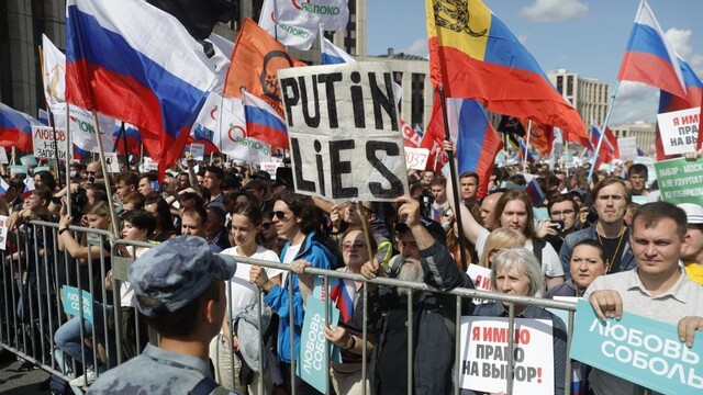 Tisícky Rusov protestovali, ukázali podporu opozičným politikom