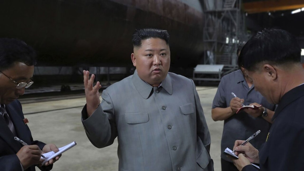 Kim si obzrel novú ponorku. Vydal rozkaz na posilňovanie kapacít