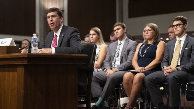 Šéfom Pentagonu bude bývalý lobista veľkého dodávateľa zbraní