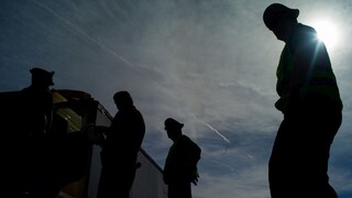 V Maďarsku zachránili 16 migrantov, v nákladiaku sa dusili